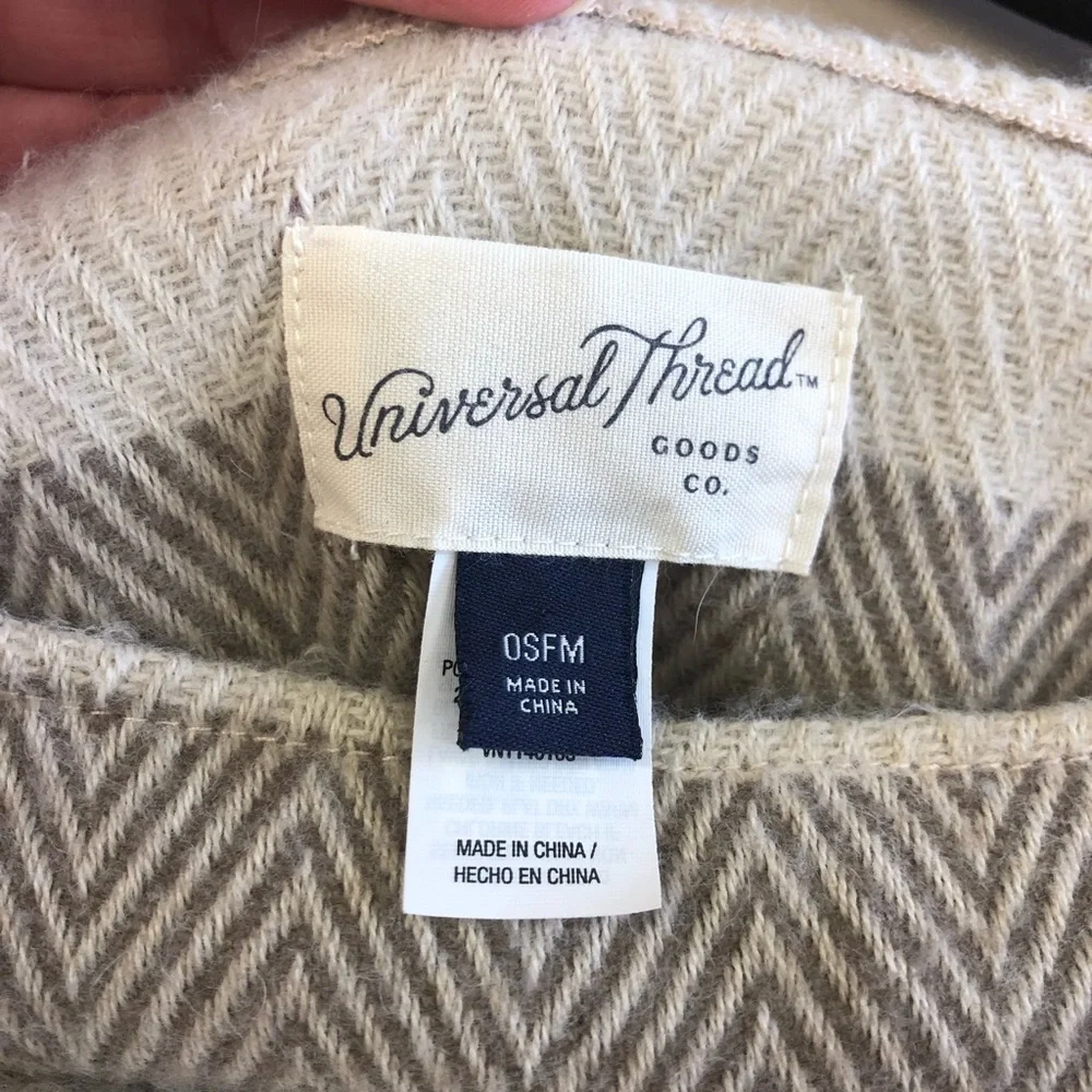 Universal Thread Plaid Herringbone Poncho - Picture 6 of 8